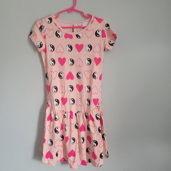 New - 5/6 Dress Dot Dot Smile Girl's Youth Peach Peace & Hearts Twirl Flapper - Picture 1 of 2